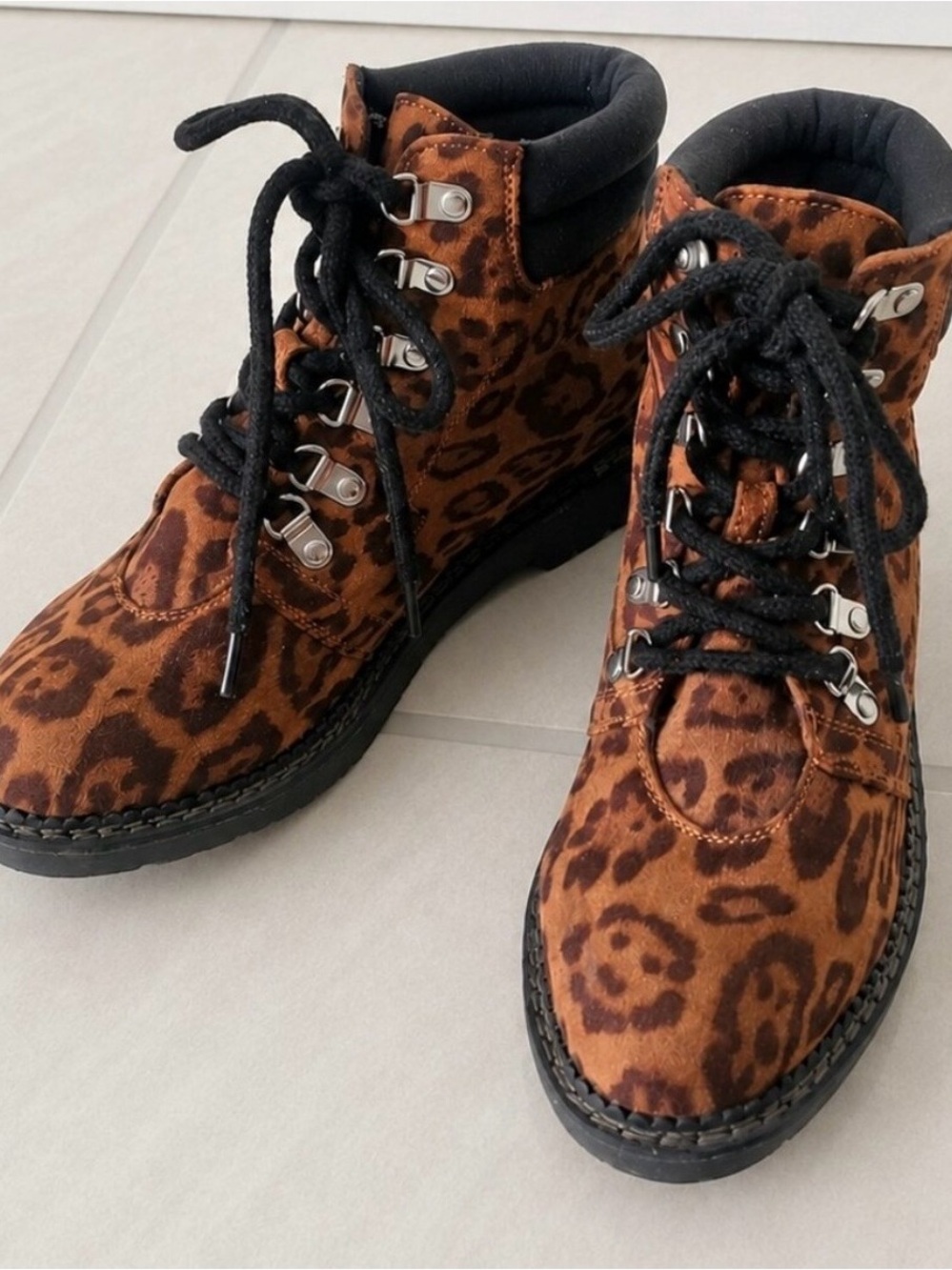 Dirty Laundry Leopard Print Faux Suede Hiker Boots Size 9.5 Grunge Y2K